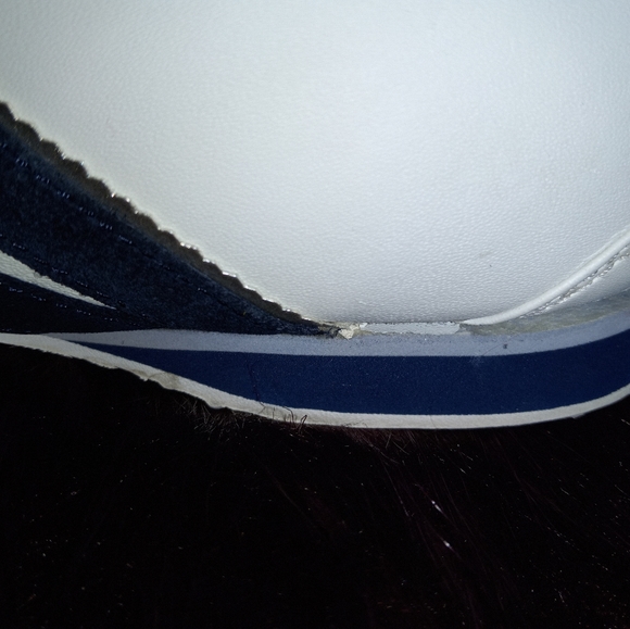 Sneakers - Picture 13 of 13